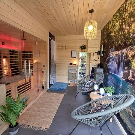 Entre Monts Et Collines B&B Et Spa En Option エクステリア 写真