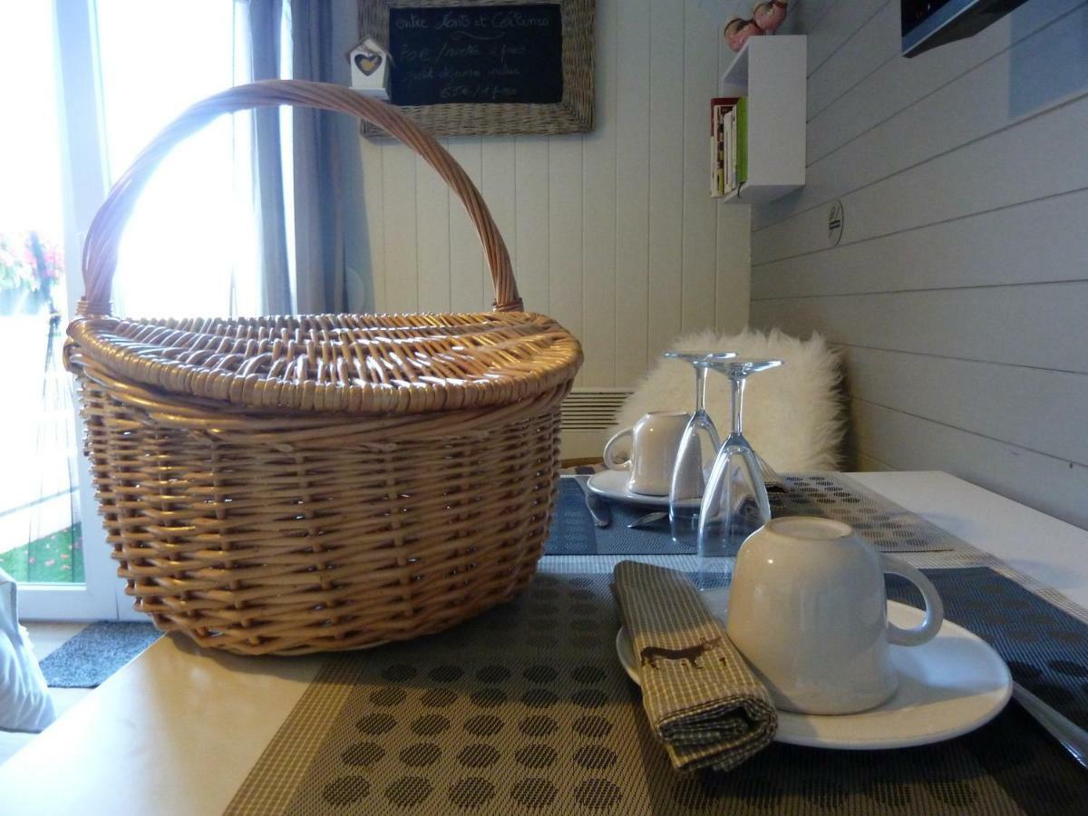 Entre Monts Et Collines B&B Et Spa En Option エクステリア 写真
